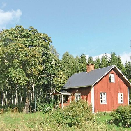 2 Bedroom Stunning Home In Molkom Sutterhojden Zewnętrze zdjęcie