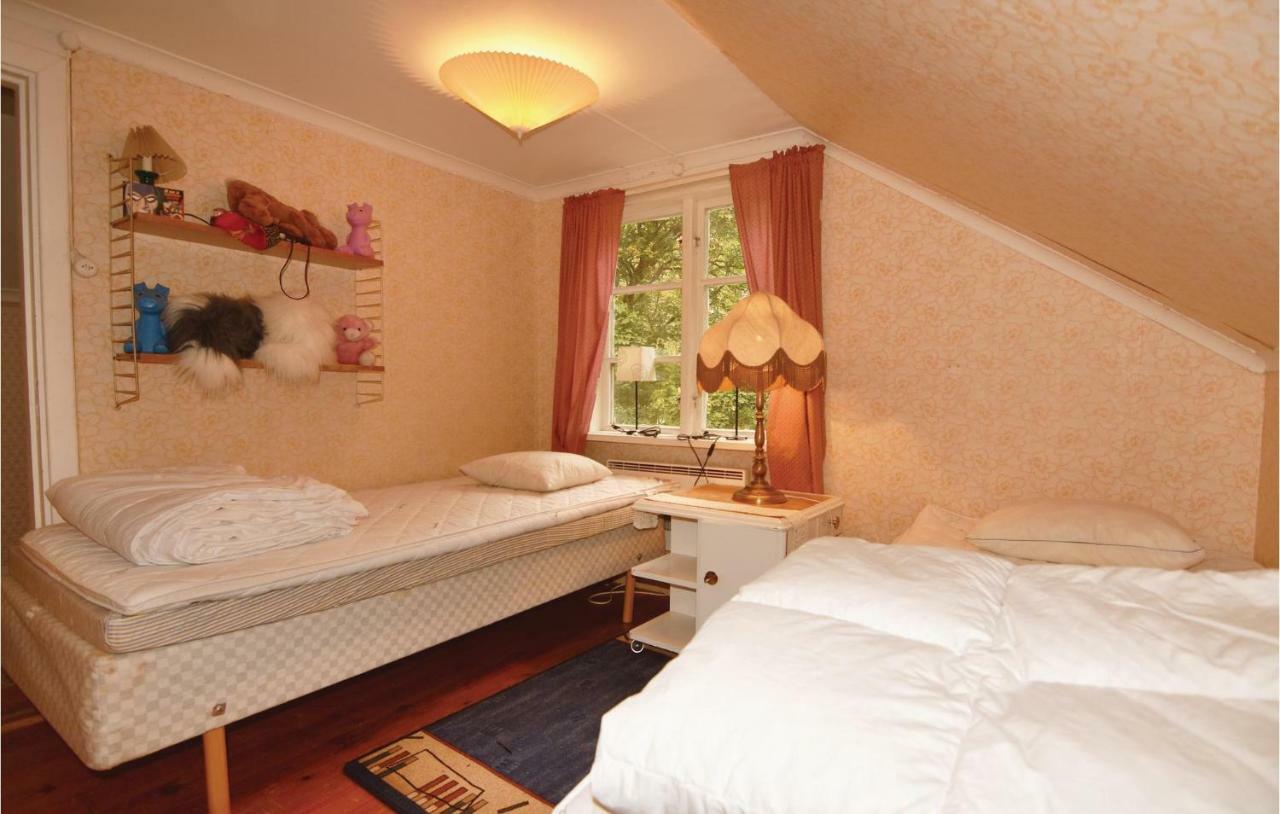2 Bedroom Stunning Home In Molkom Sutterhojden Zewnętrze zdjęcie