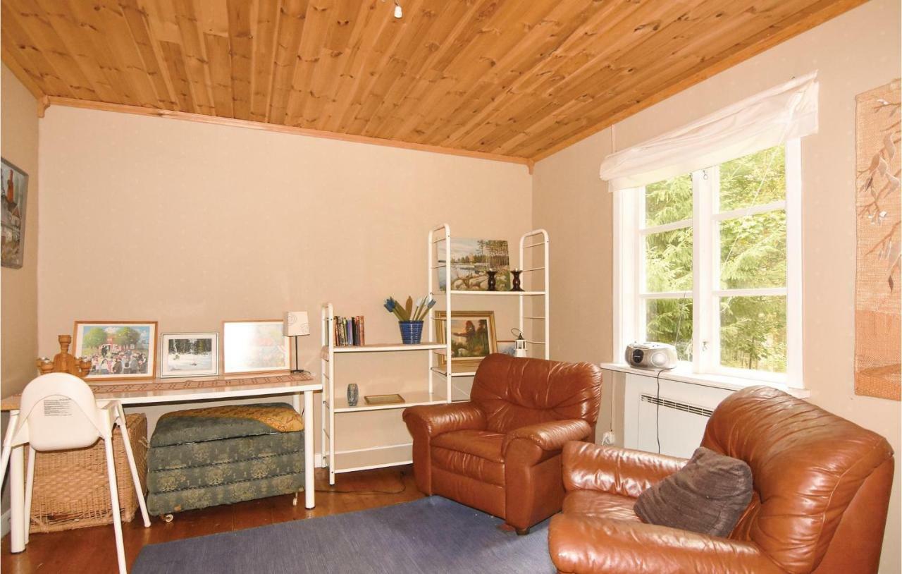 2 Bedroom Stunning Home In Molkom Sutterhojden Zewnętrze zdjęcie