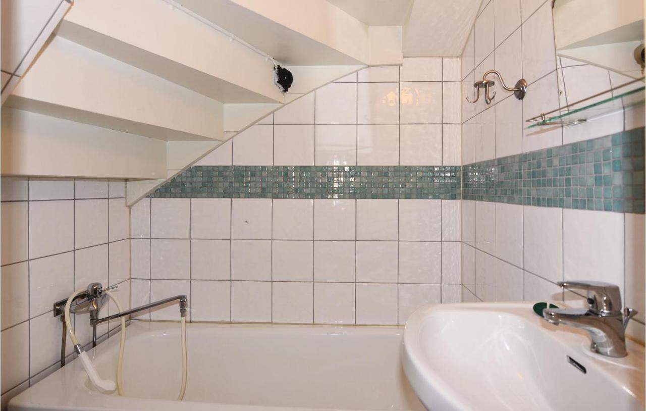 2 Bedroom Stunning Home In Molkom Sutterhojden Zewnętrze zdjęcie